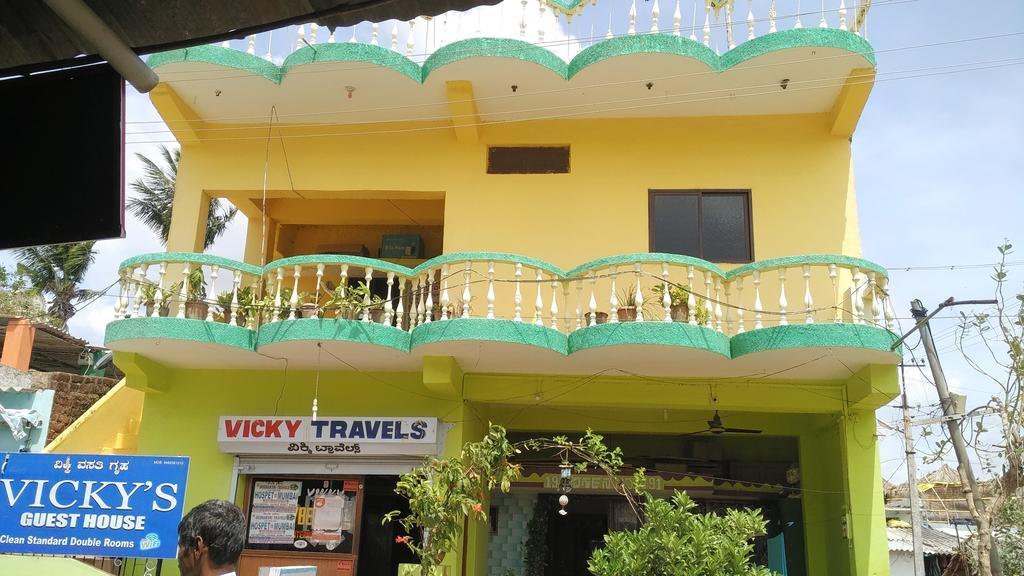 Vicky'S Home Stay Hampi Exterior foto
